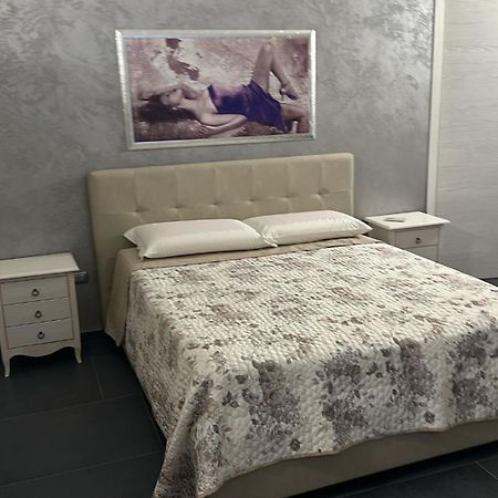 Li Cumpari Salentini Apartment เลชเช ภายนอก รูปภาพ