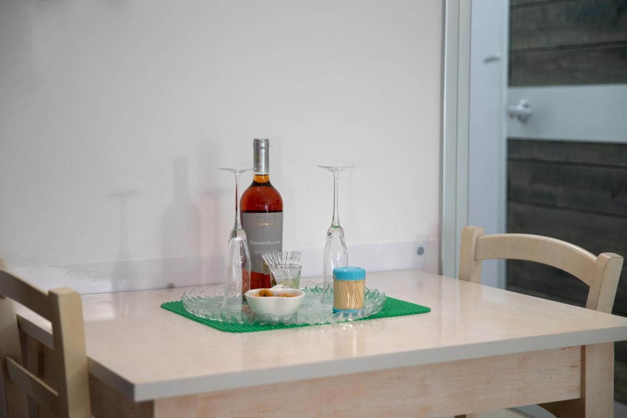 Li Cumpari Salentini Apartment เลชเช ภายนอก รูปภาพ