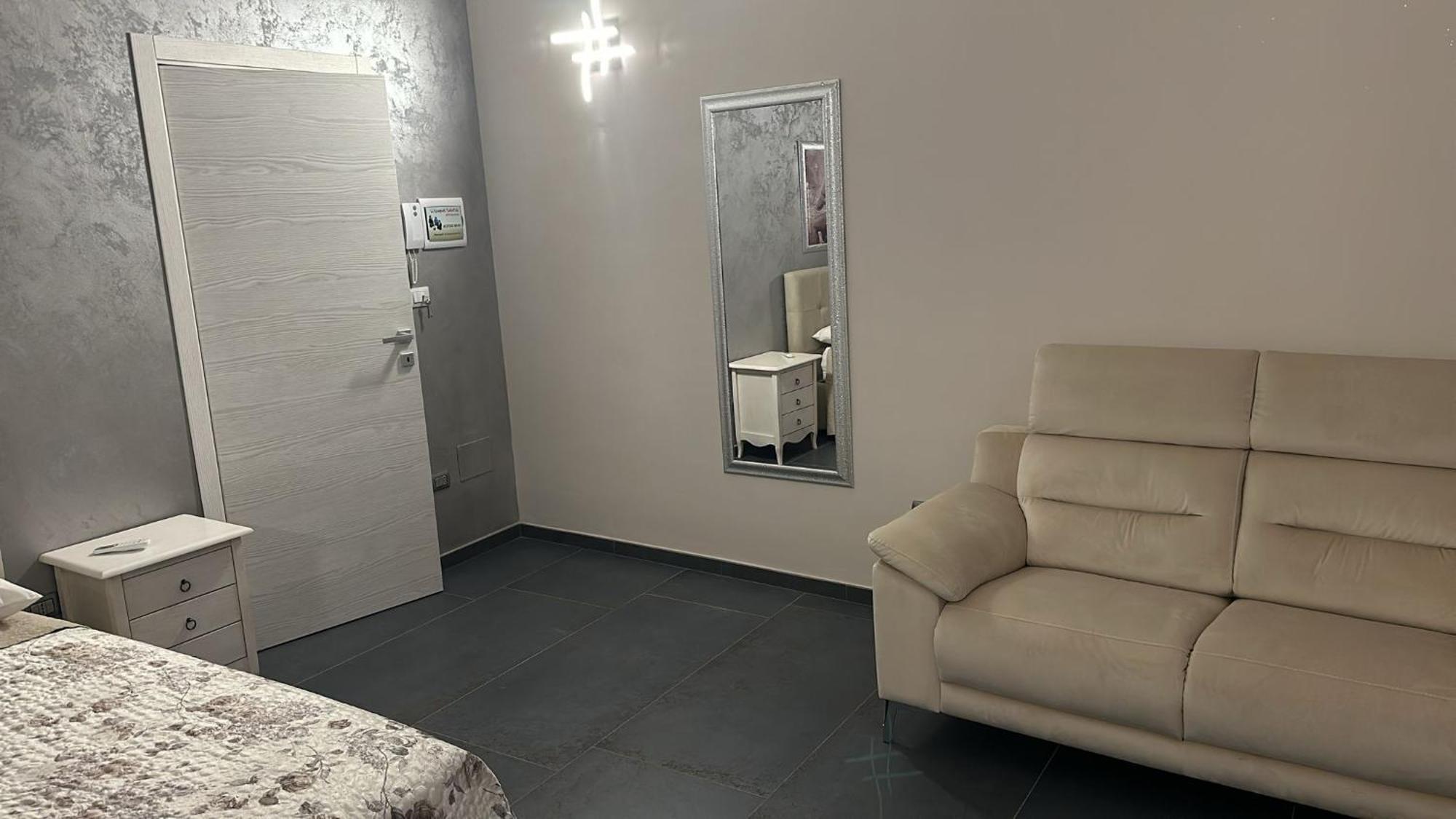 Li Cumpari Salentini Apartment เลชเช ภายนอก รูปภาพ