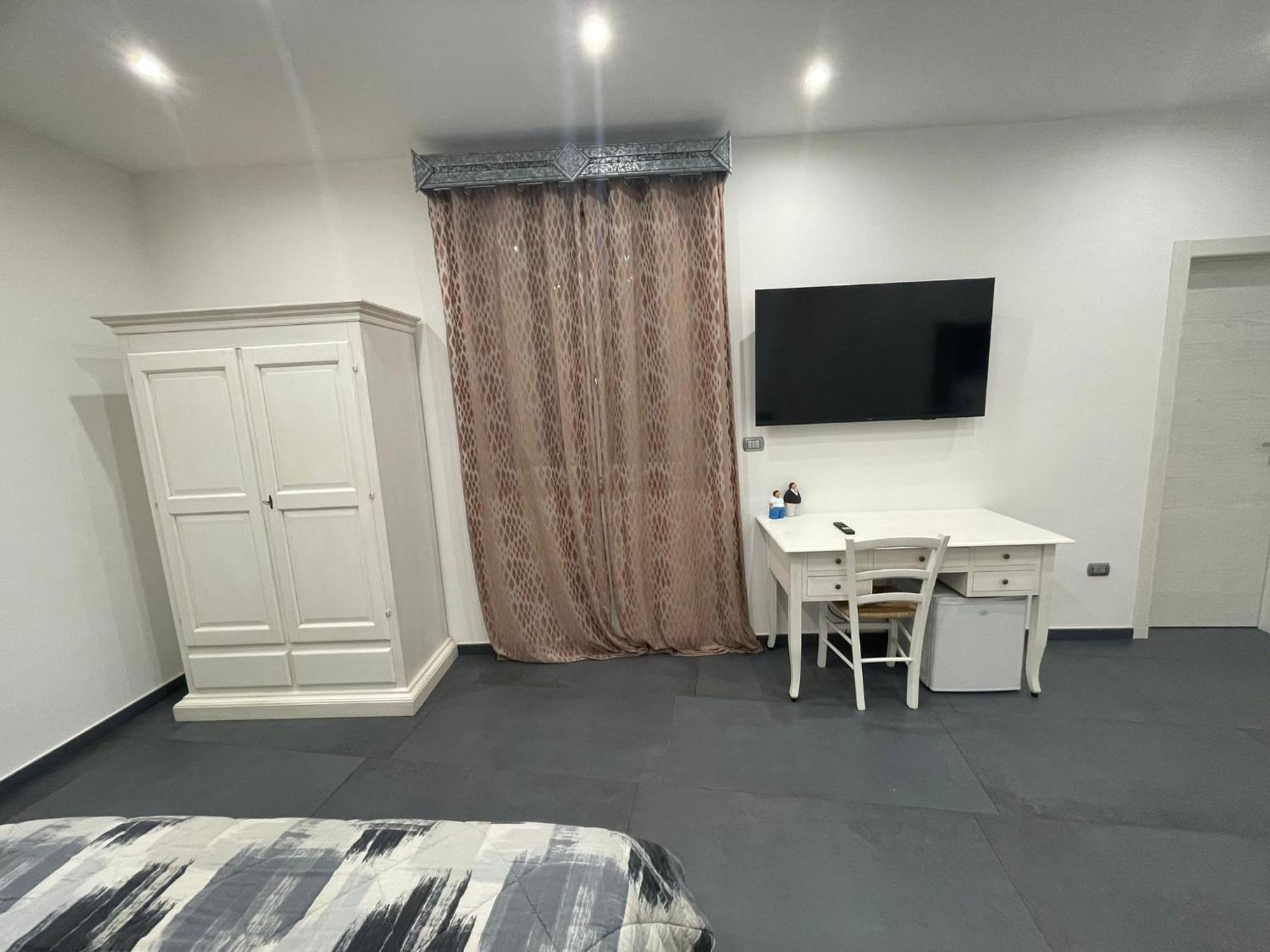 Li Cumpari Salentini Apartment เลชเช ภายนอก รูปภาพ